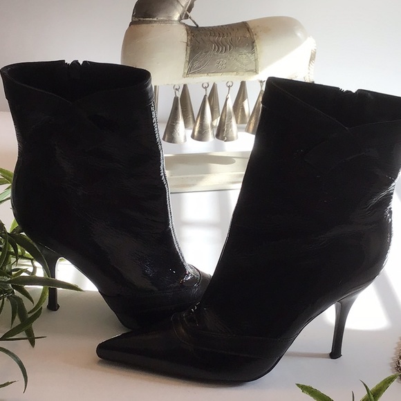 😍SOLD♥️♥️Sexy BCBG PARIS 4” ankle boots😍 - Picture 5 of 7